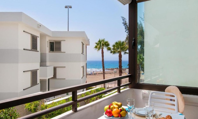 San Agustin Apartment | Beachfront Apartment Siesta 21 San Agustin Playa by VillaGranCanaria