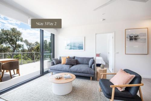 Rosebud Apartment | Beachfront Apartment with lots of Wow