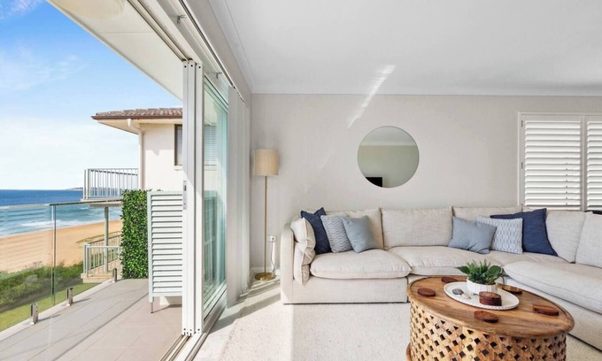 Narrabeen Apartment | Beachfront Bliss Where Sea Breeze Meets Style
