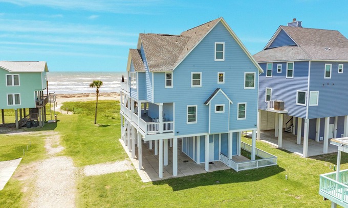 Galveston House | 💎Beachfront Bliss! 5BR | 4.5BA | Private Walkway💎