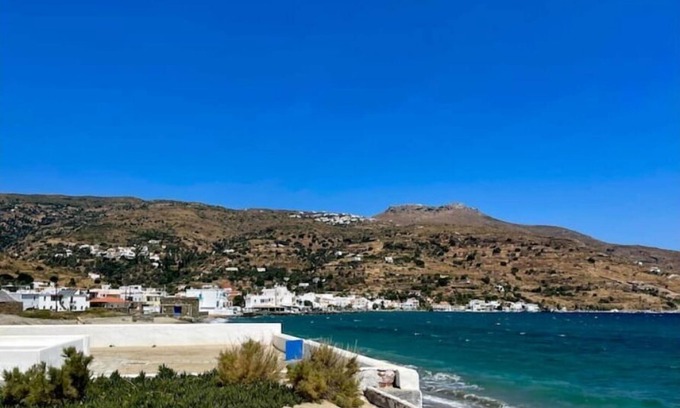 Ormos Korthiou House | Beachfront Bliss in Korthi