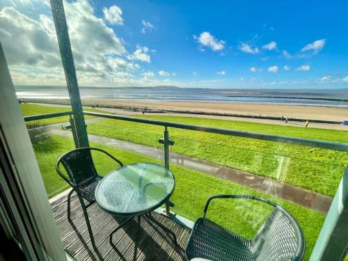 Llanelli Apartment | Beachfront Bliss with Spectacular Views