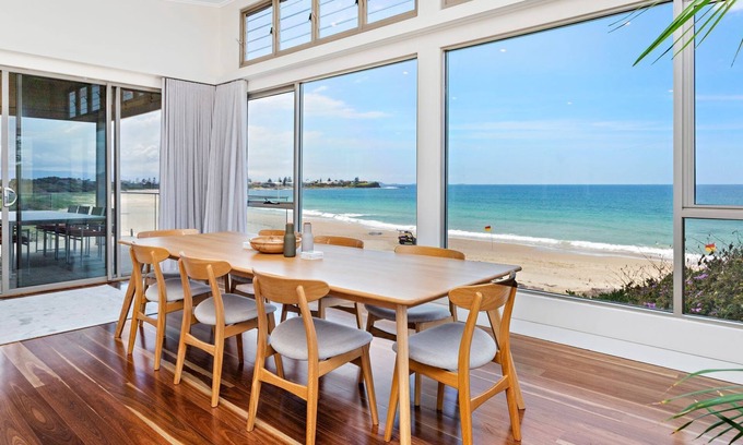 Shellharbour House | Beachfront Bliss - Your next getaway on the beach