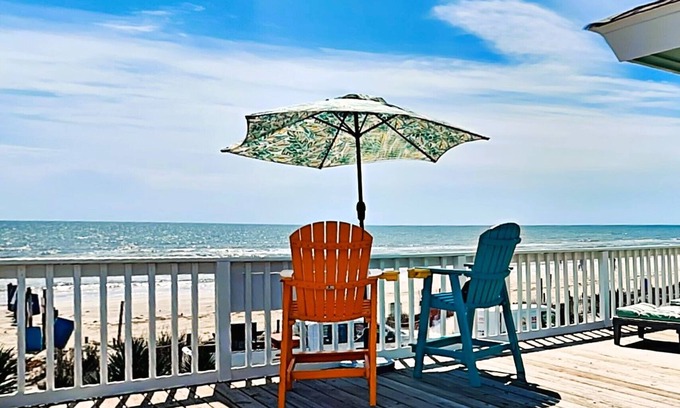 Bermuda Beach House | Beachfront Bungalow | Pet Friendly + Beachfront!