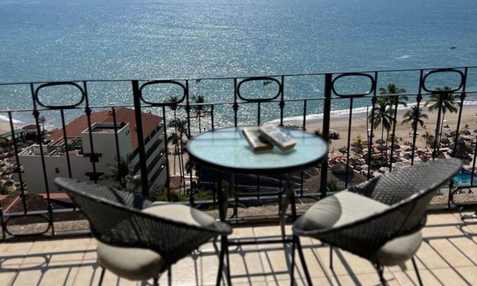 South Hotel Zone Condo | Beachfront condohotel floor 14th.