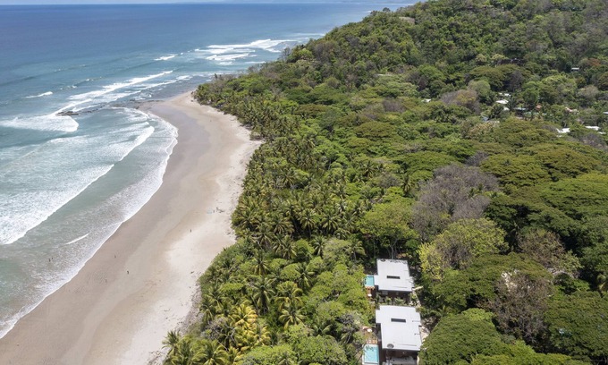 Santa Teresa Villa | Beachfront Luxury Villa in Playa Hermosa "Sabi"