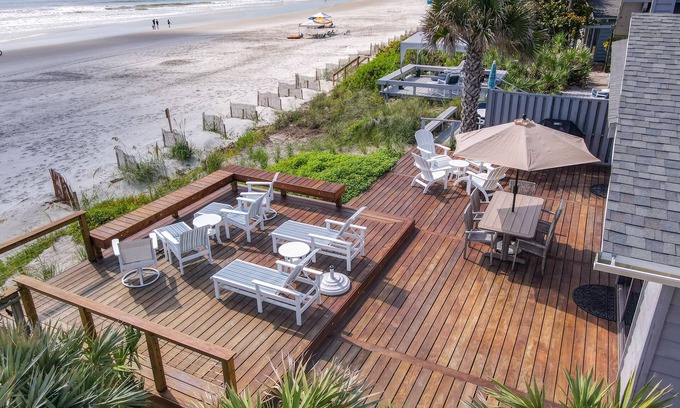 Sea Dunes House | Beachfront Deck with steps down to the white sandy beach! Sea Dunes Sandcastle 1A