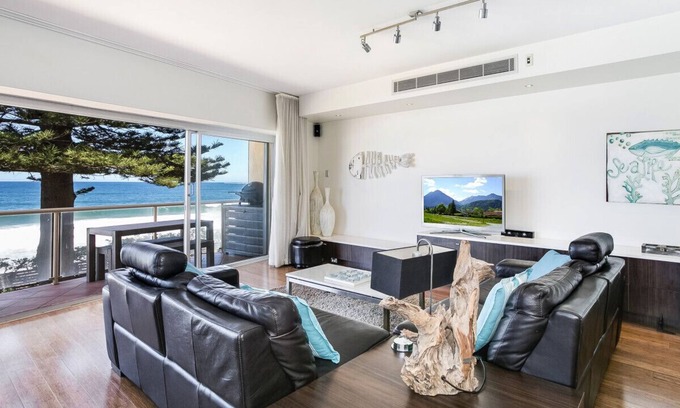 Narrabeen Apartment | Beachfront Dream - Beachfront