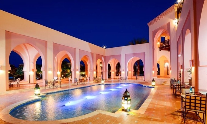 El Quseir Hotel | Beachfront Resort with Wellness Spa, Water Sports & Night Shows l 4 Rooms