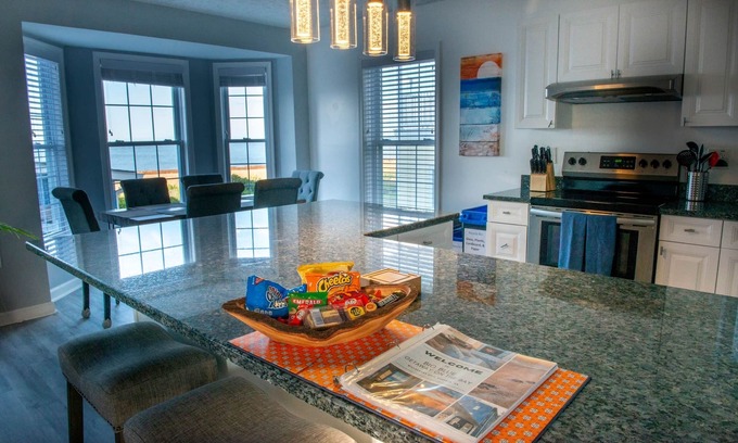 Willoughby Spit Condo | Beachfront Getaway, Dolphin Suite, πΆ π
