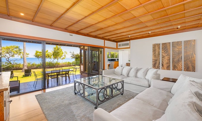 Eastern Honolulu House | Beachfront home with private hot tub, game room, beach views, grill, lanai