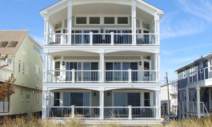 Townsend's Inlet Condo | Beachfront Laricks Exclusive