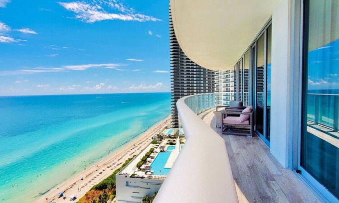 Hollywood South Central Beach Apartment | BeachFront Luxury Hotel | 3B OceanView Hyde Resort