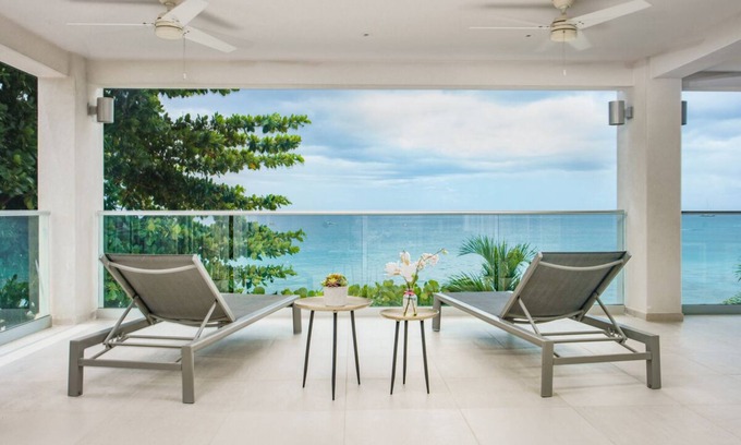 Old Trees Bay Apartment | Beachfront Luxury - The One at St. James (4 bed)