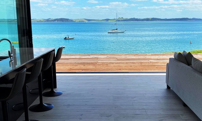 Russell Villa | Beachfront Luxury Villa - Seascape Bay of Islands - Spa Pool, Infinty Views