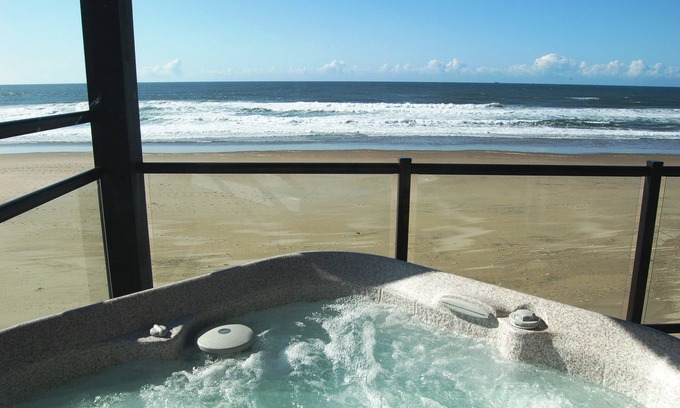 Lincoln City Hotel | Beachfront Manor Hotel