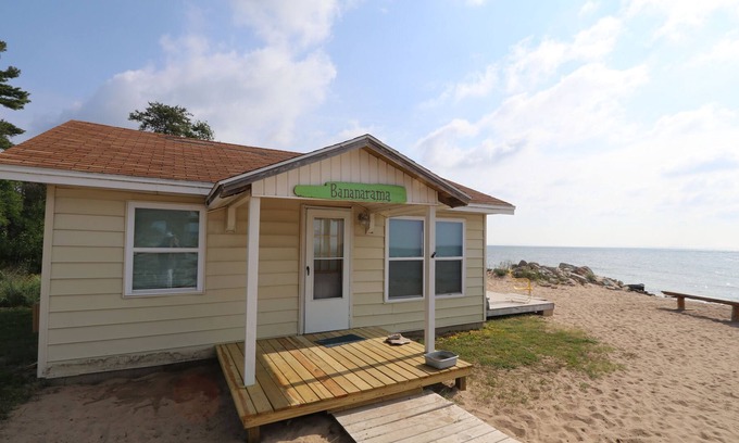 Oscoda Resort | Beachfront on Lake Huron!!