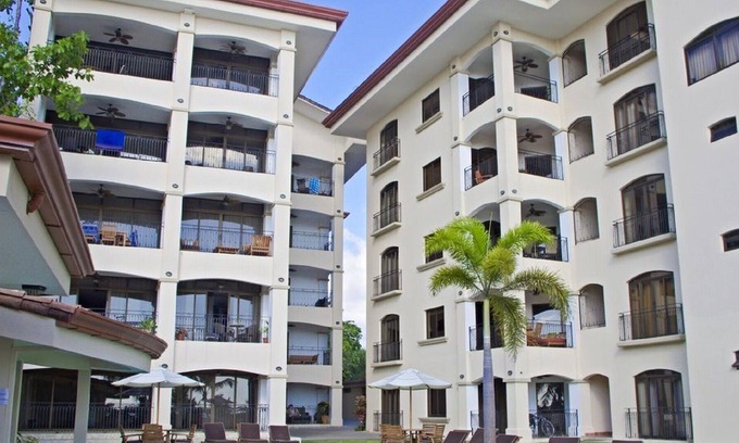 Barrio Los Faroles Condo | Beachfront Perfection, Mountain and Rainforest View - Jaco Beach at Tres Regalos