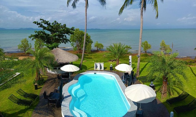 Ko Chang Apartment | Beachfront Pool Villa and Apartment