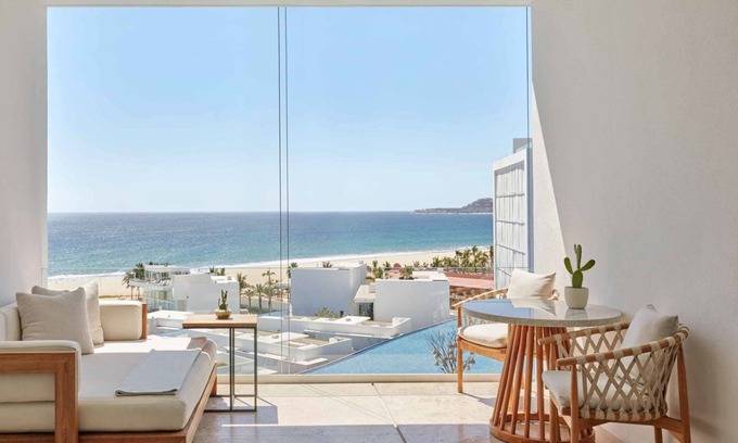 Zona Hotelera House | Beachfront Property! Balcony, 5 Pool, Pet-friendly, Steps to Hotelera Beach!