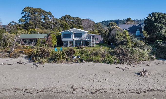 Parapara House | Beachfront Sanctuary - Parapara Holiday Home
