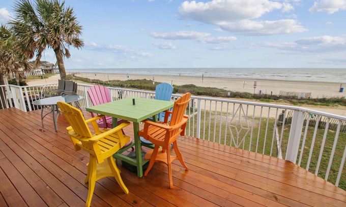 Spanish Grant House | Beachfront Sea Shell | Beachfront, Steps to Water