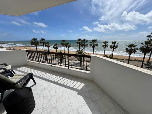 Cavacos Apartment | Beachfront Sea View 2BR Apartment in a prime location