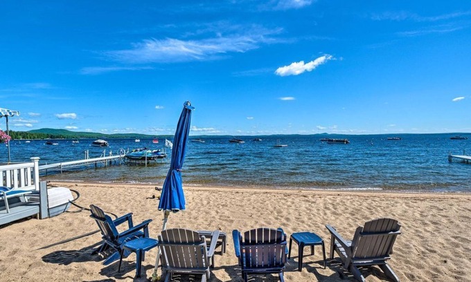 Sebago Cottage | Beachfront Sebago Cottage w/Deck + Grill!