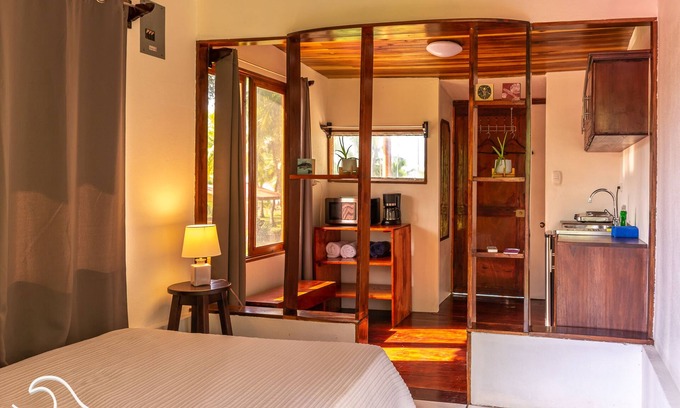 Parrita House | Beachfront Studio 5, Playa Palo Seco