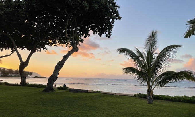 Haleiwa Condo | Beachfront top-floor unit on Oahu's north shore!