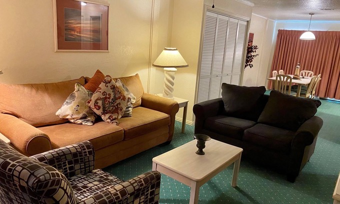 Freeport Condo | Beachfront Two Bedroom Condo with a Pool/2 nights or 7 nights. Pet friendly!