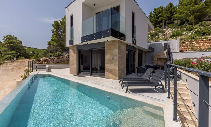 Orebic Villa | Beachfront Villa Fine Time with Pool I
