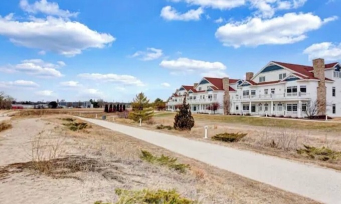 Sheboygan Villa | Beachfront Villa - Sleeps 8. Right on the beach!