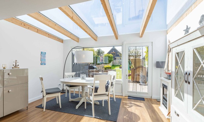 Holm House | Beachhouse 700m from the beach