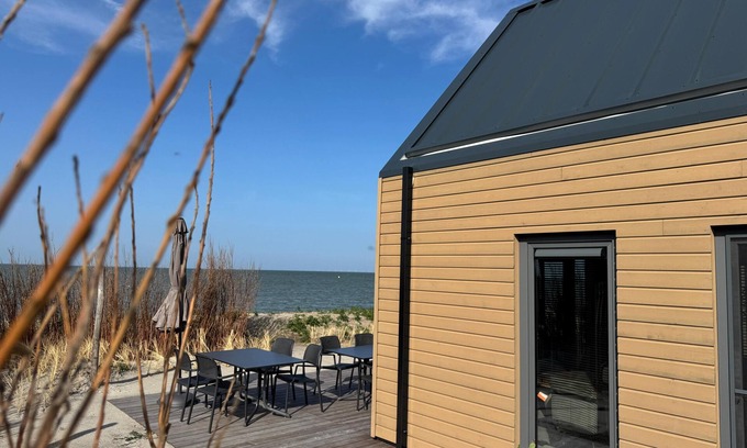 Enkhuizen House | BeachHouse sun deck with sea view in Enkhuizen for the whole family
