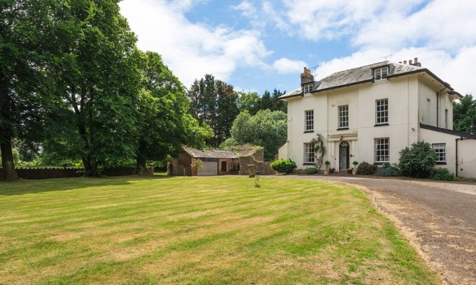Beachley Villa | Beachley Bay - Seven Bedroom Villa, Sleeps 28