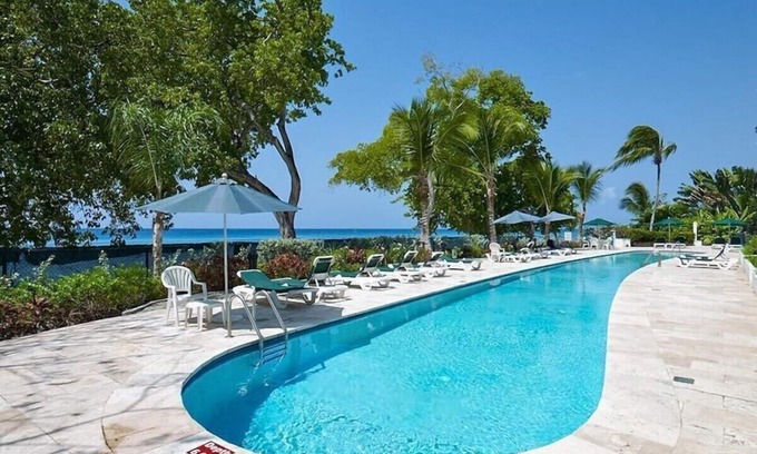Old Trees Bay Apartment | Beachside Apartment on Paynes Bay, St. James. West coast of Barbados.