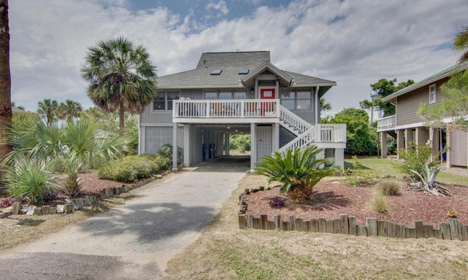 Isle of Palms House | Beachside Drive 14