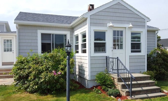 Biddeford House | Beachside Family Getaway! 3 Doors From Beach Access. Fantastic!