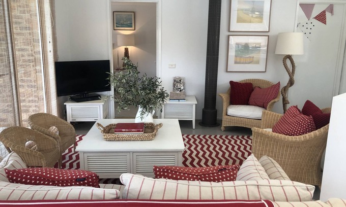 Point Leo House | Beachside, Hamptons-style, summer home