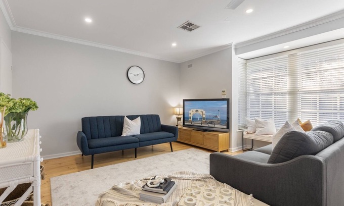 Brighton House | Beachside House with Garage and Outdoor Space
