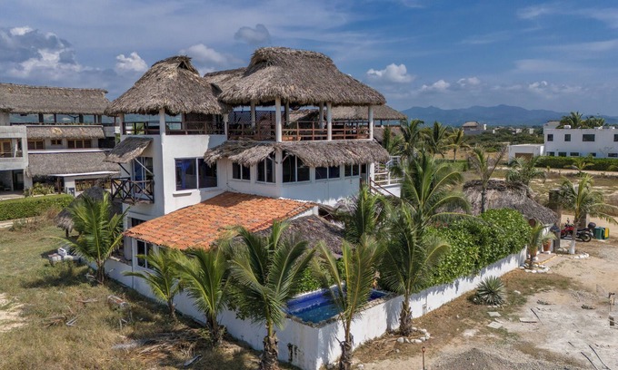 San Pedro Mixtepec Villa | Beachside Villa Sunset Palmarito