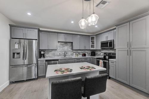 Lauderdale-by-the-Sea Apartment | Beachside Villa
