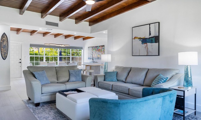 Surfside Villa | Beachside Villa