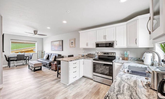 Sister Bay Condo | Beachview Condo No 3