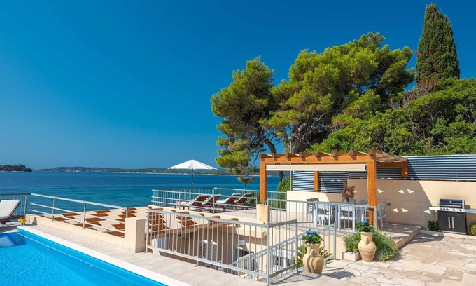 Orebic Villa | Beachvilla AdriaStone with Pool and Jacuzzi