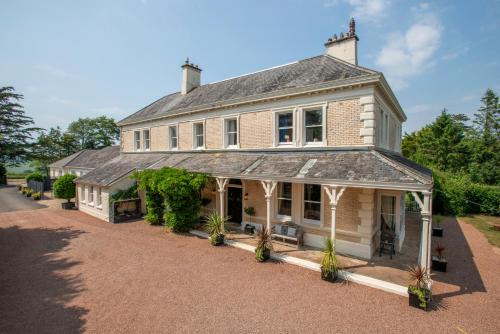 Westleigh House | Beaconside House