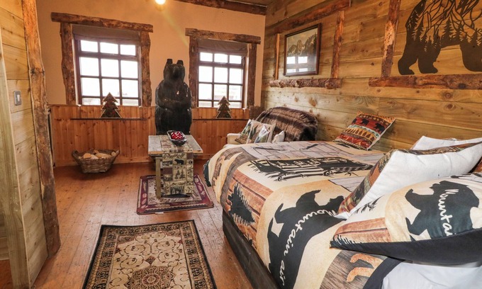 Limavady Cottage | BEAR CLAW LODGE, romantic, character holiday cottage in Castlerock