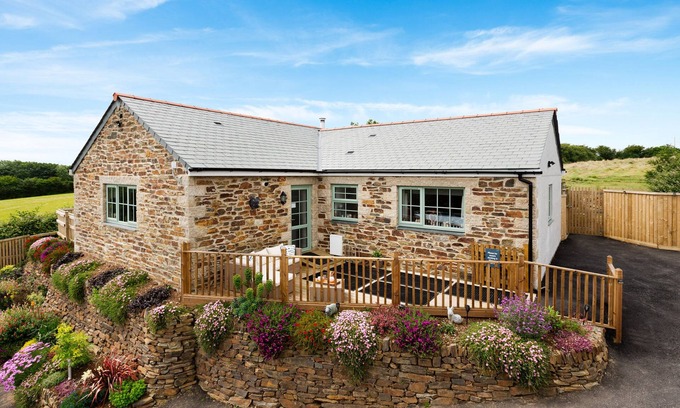 Truro Cottage | BEAR COTTAGE, pet friendly, character holiday cottage in Truro