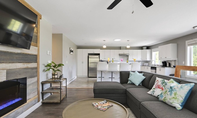 West Kelowna Estates House | Bear Creek Escape